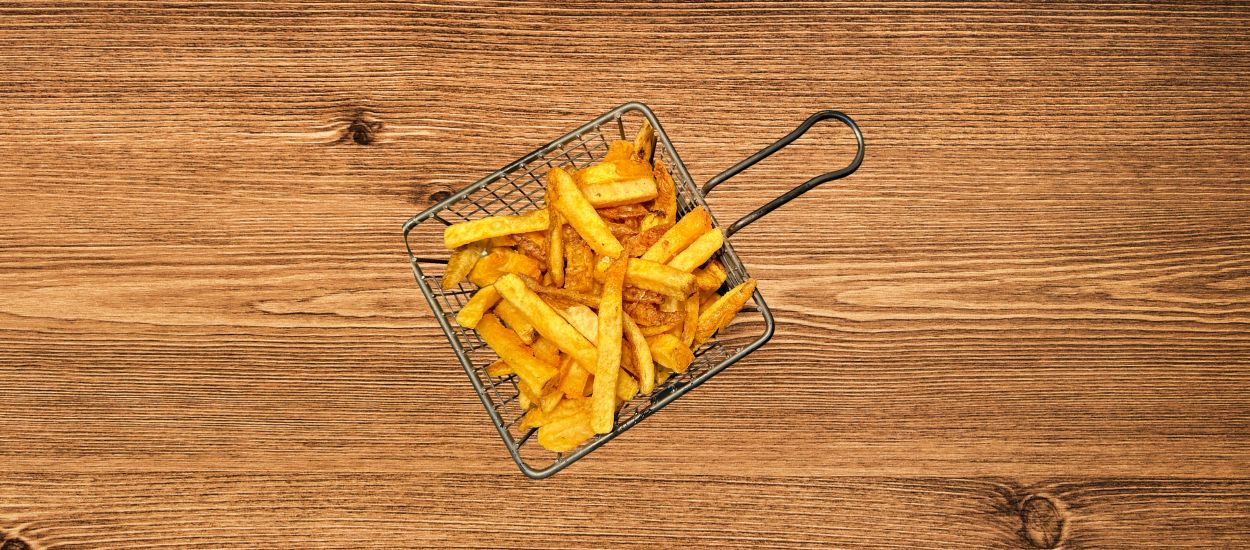 Nos traditionnels frites maison son travaillé et cuites avec la peau ce qui leur donne ce croustillant et ce croquant unique.